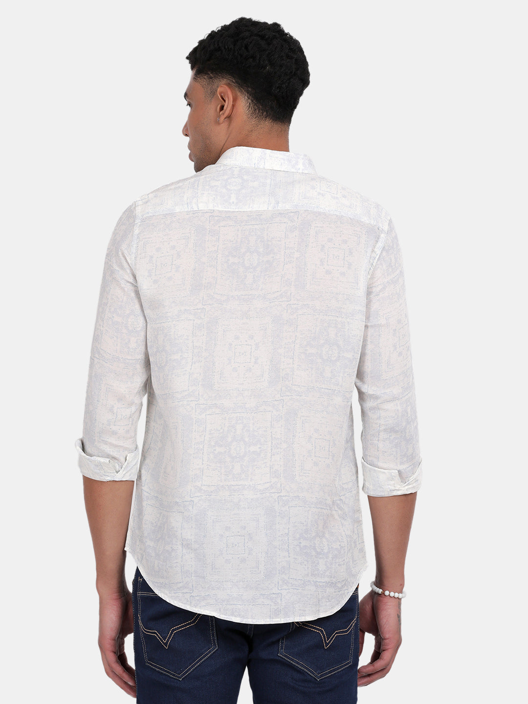 Men White Slim Fit Spread Collar Full Sleeve Casual Shirt