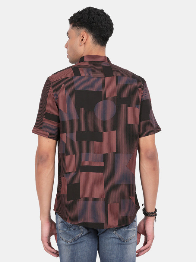 Men Maroon Slim Fit Spread Collar Half Sleeve Casual Shirt