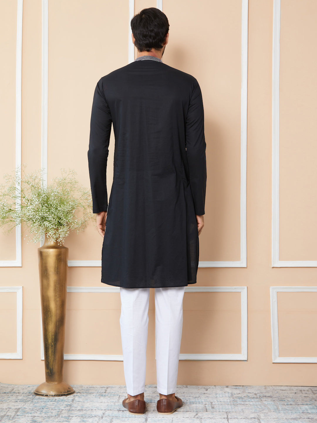 Men Black Thread & Sequin Worked Pure Cotton Straight Kurta