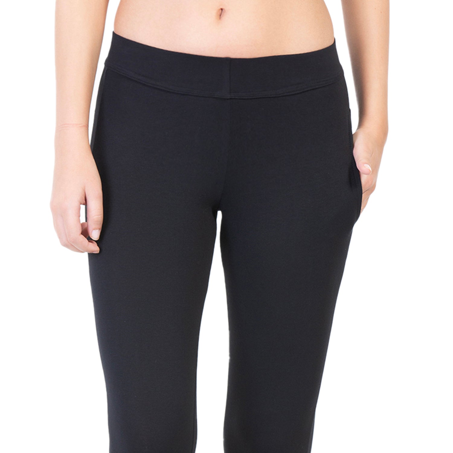 Women Black 3/4th Length Capri