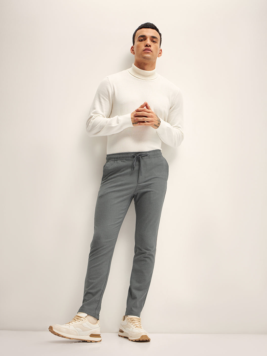 Men Grey Solid 4 Way Stretch Formal Trouser