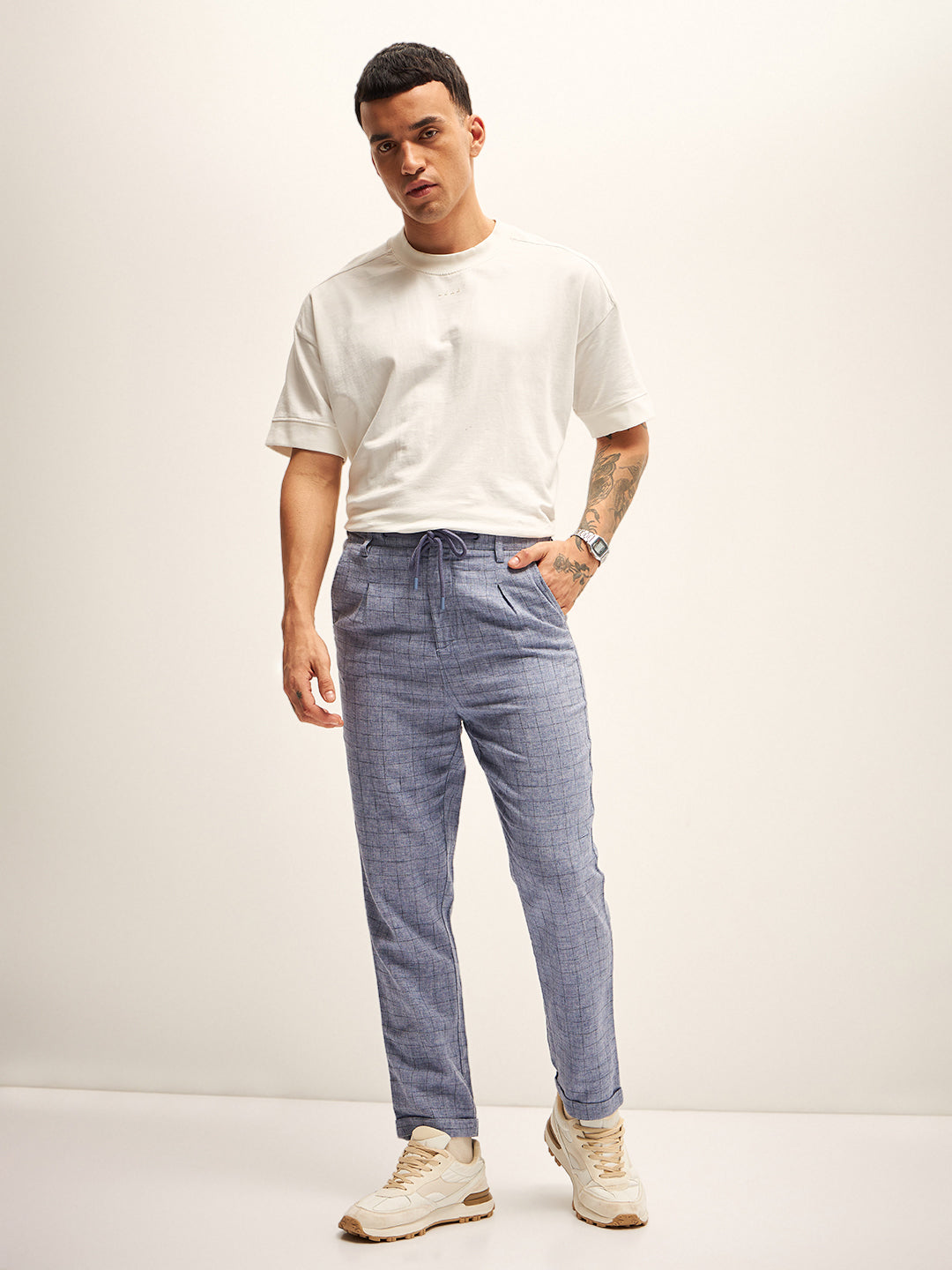 Men Blue Checked Regular Fit Mid-Rise Casual Pant