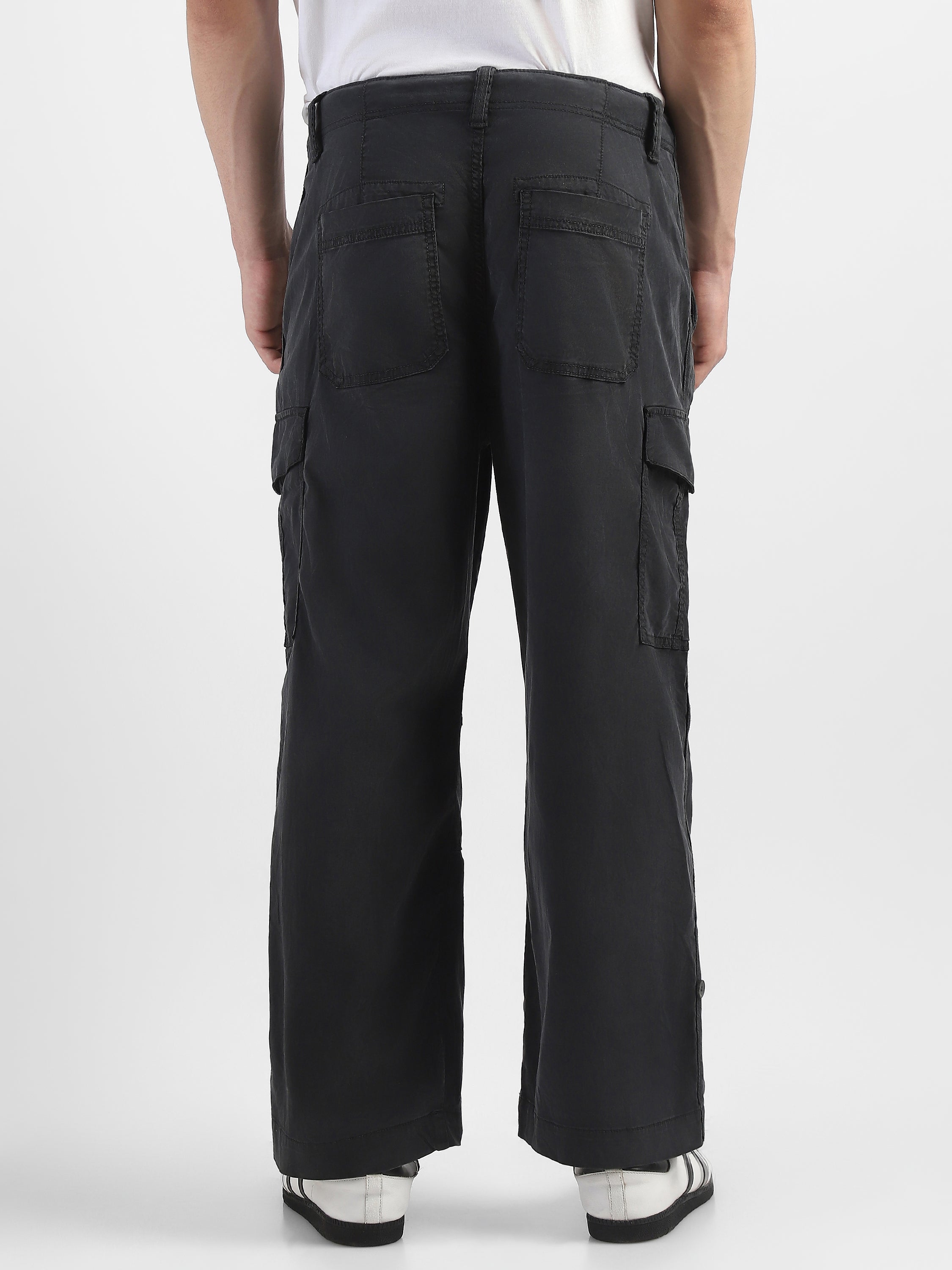 Men Black Mid Rise Comfort Fit Cargo with 6 pockets