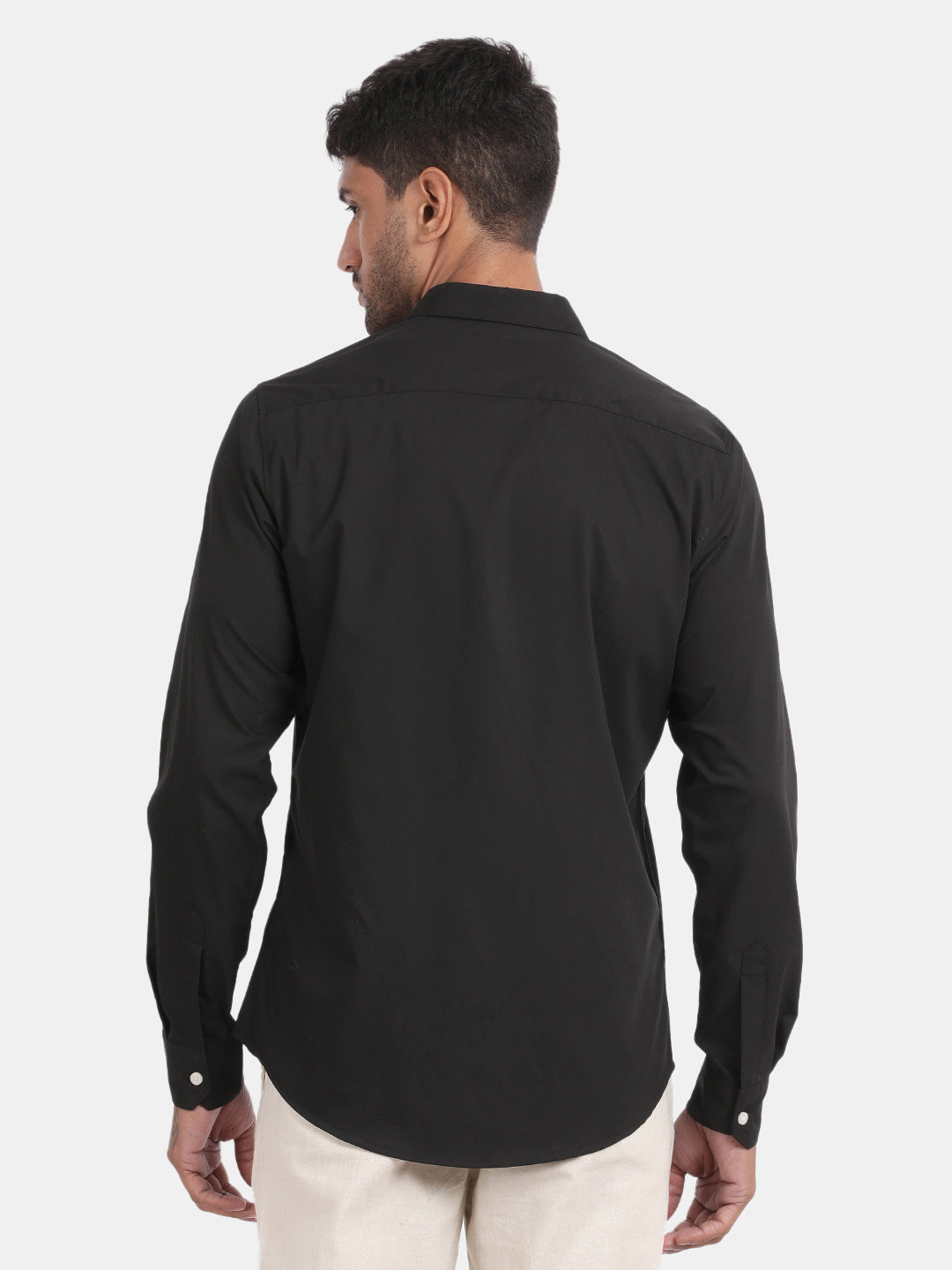 Men Black Slim Fit Spread Collar Full Sleeve Casual Shirt