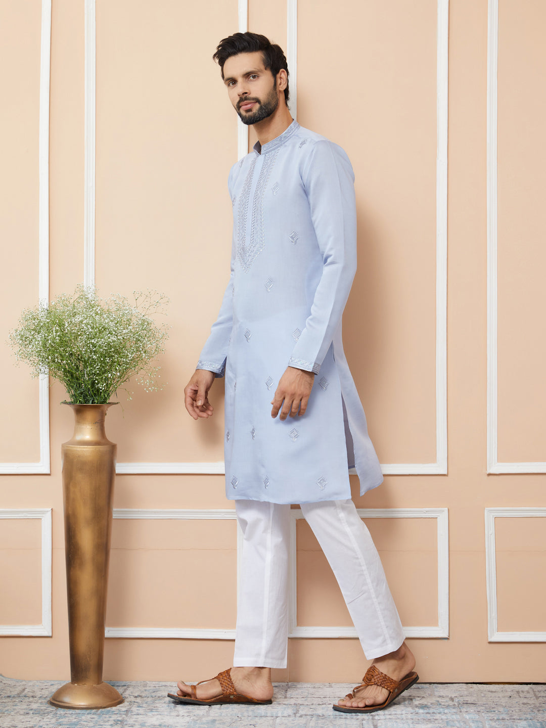 Men Blue Embroidered Chanderi Silk Straight Kurta