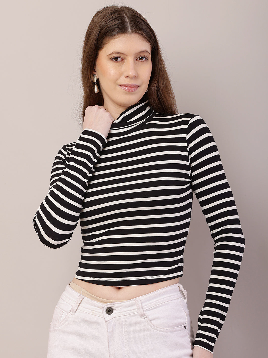 Women Black and White Crop Top