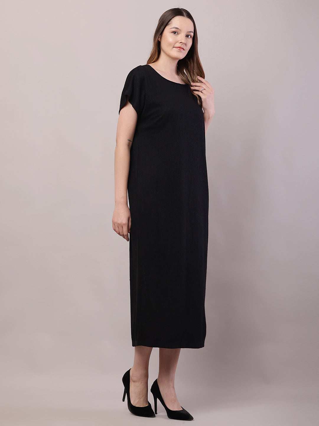 Women Black Polyester Round Neck Half Sleeve Maxi Dress