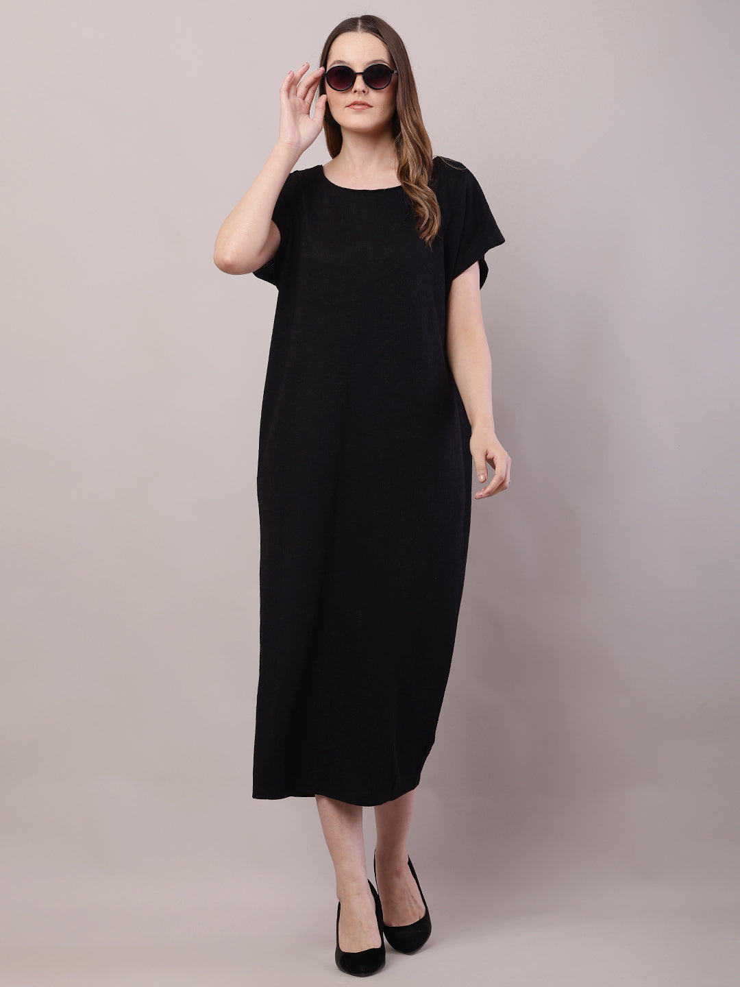 Women Black Polyester Round Neck Half Sleeve Maxi Dress