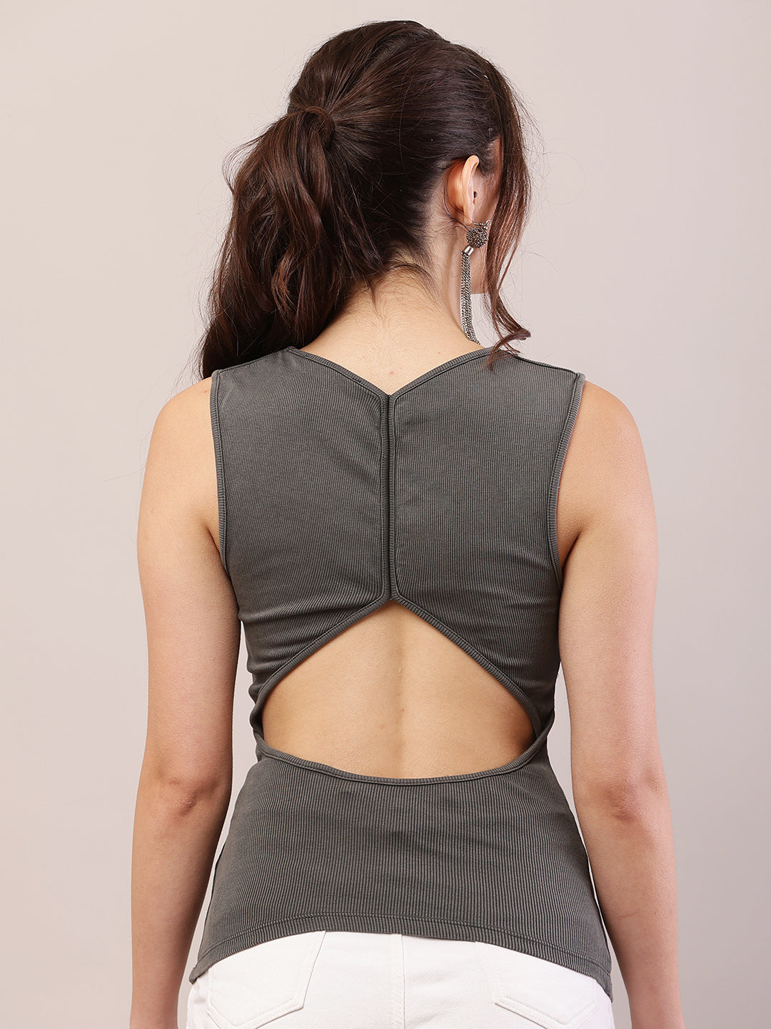 Women grey viscose round neck tank top.