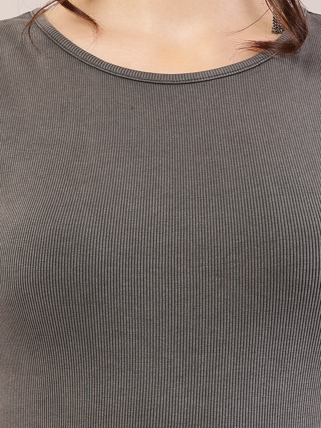 Women grey viscose round neck tank top.