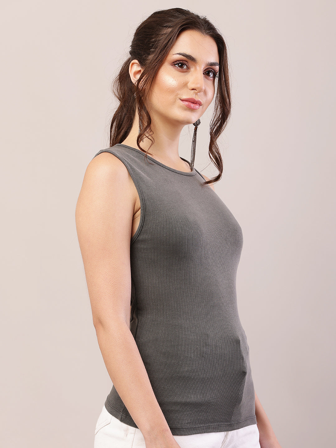 Women grey viscose round neck tank top.