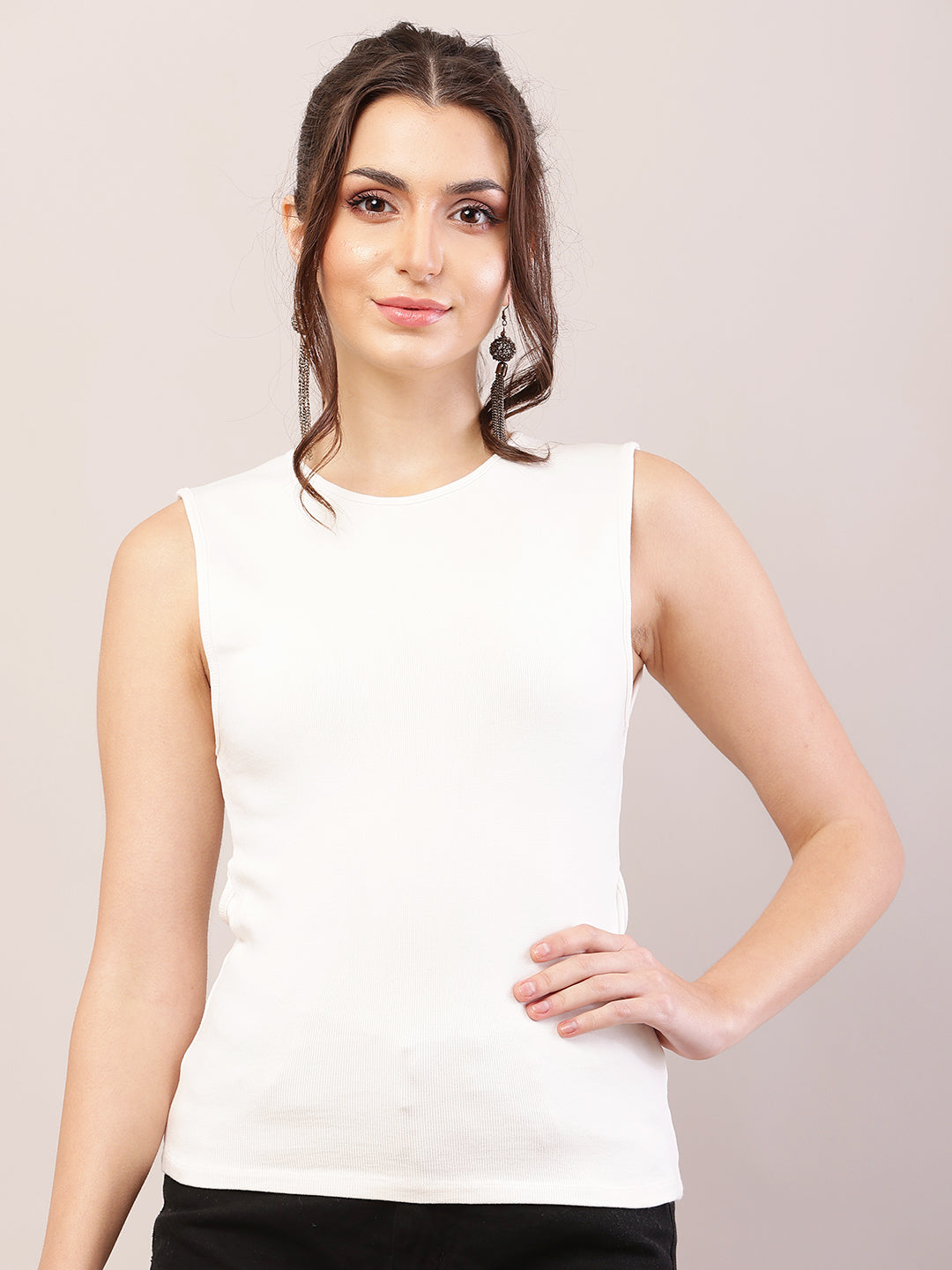 Women white viscose round neck tank top.