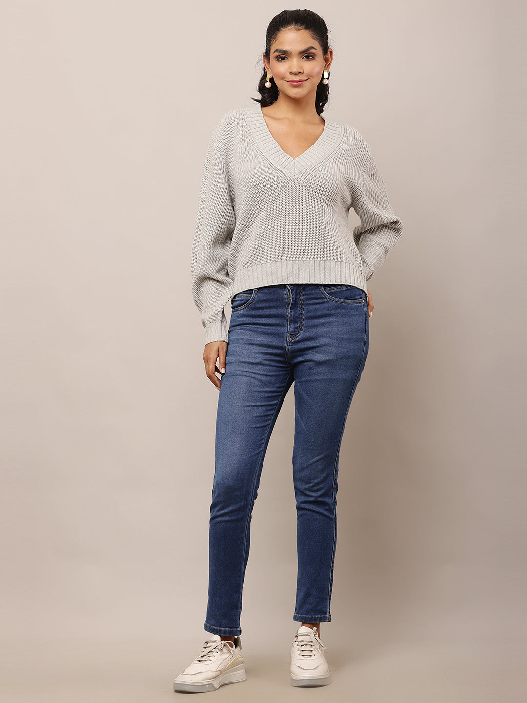 Women Grey V-Neck Knitted Acrylic Sweater