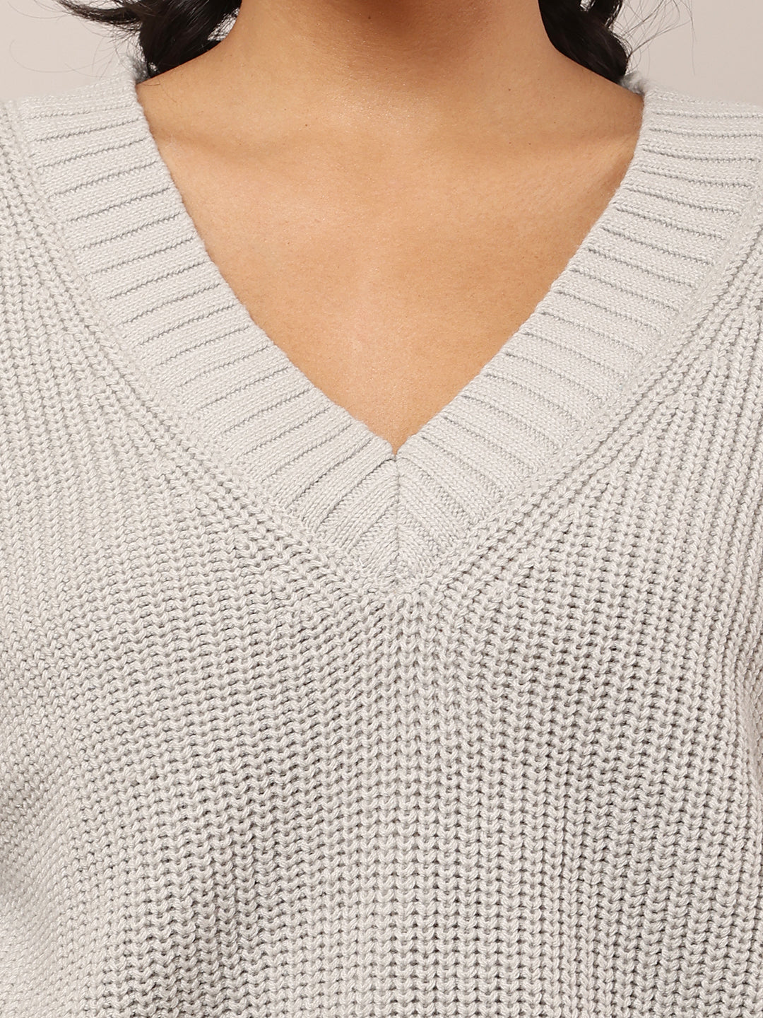 Women Grey V-Neck Knitted Acrylic Sweater