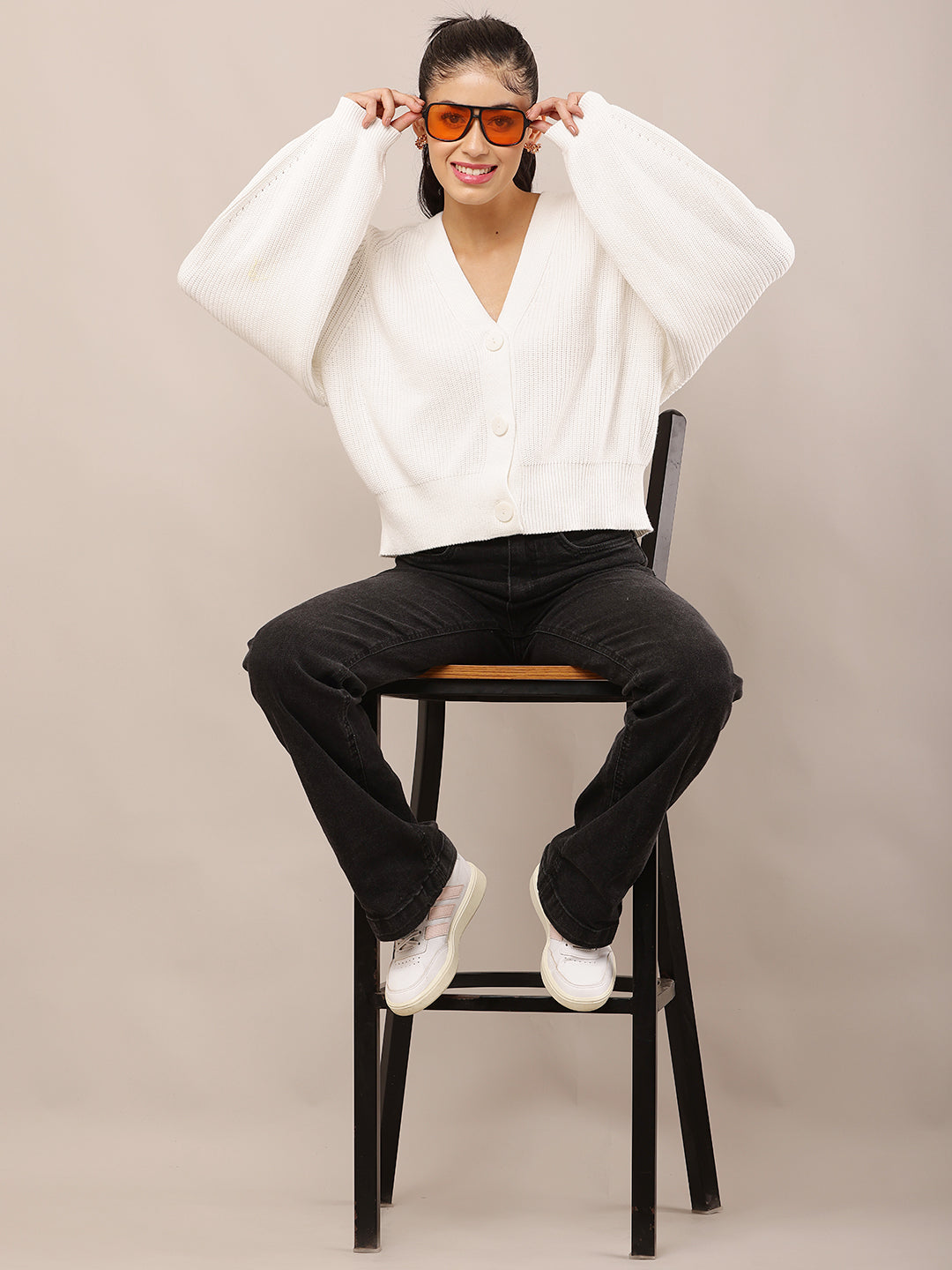 Women White V-Neck Knit Cardigan with Sleeves