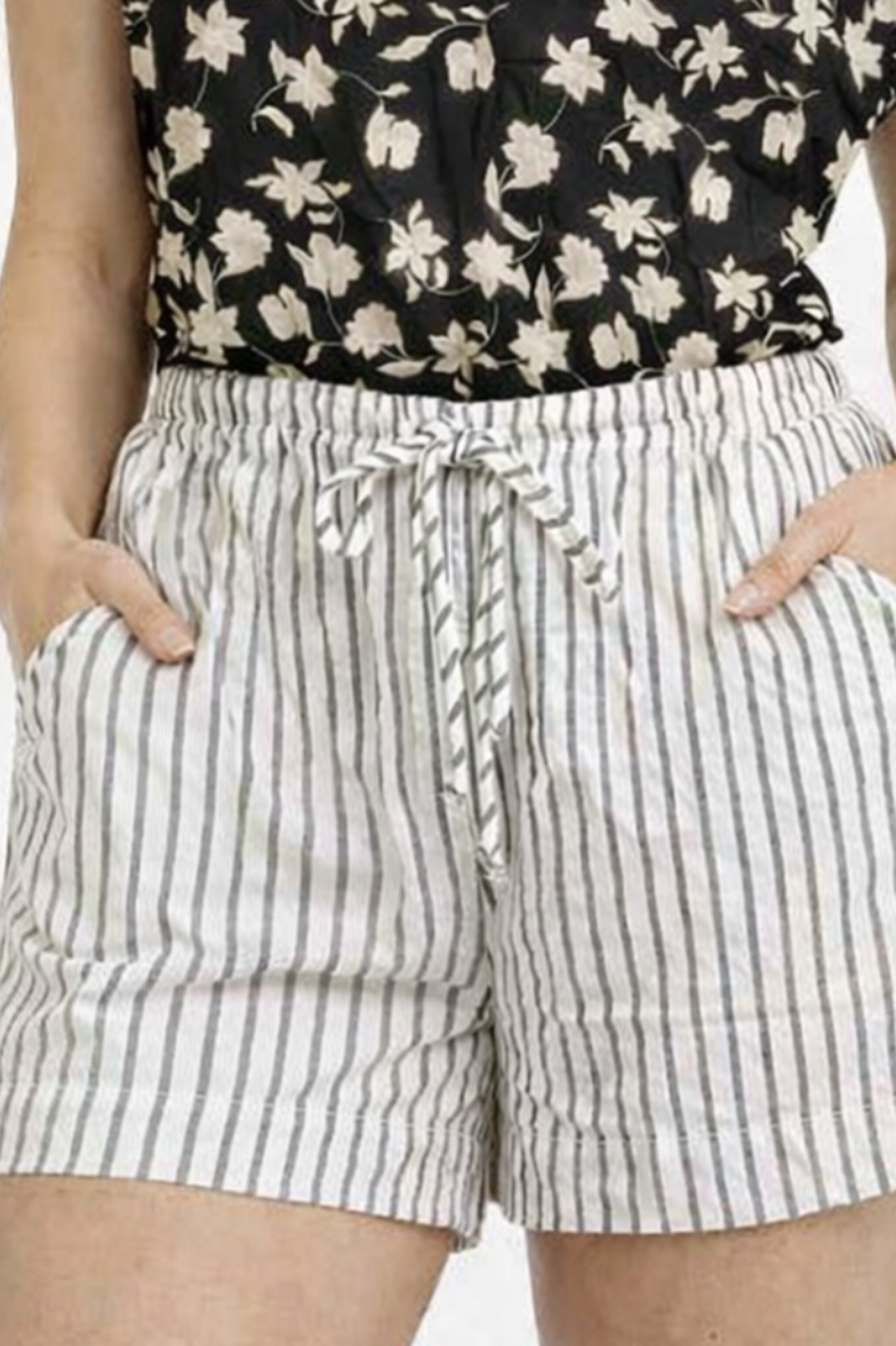 Women Cream Casual Shorts