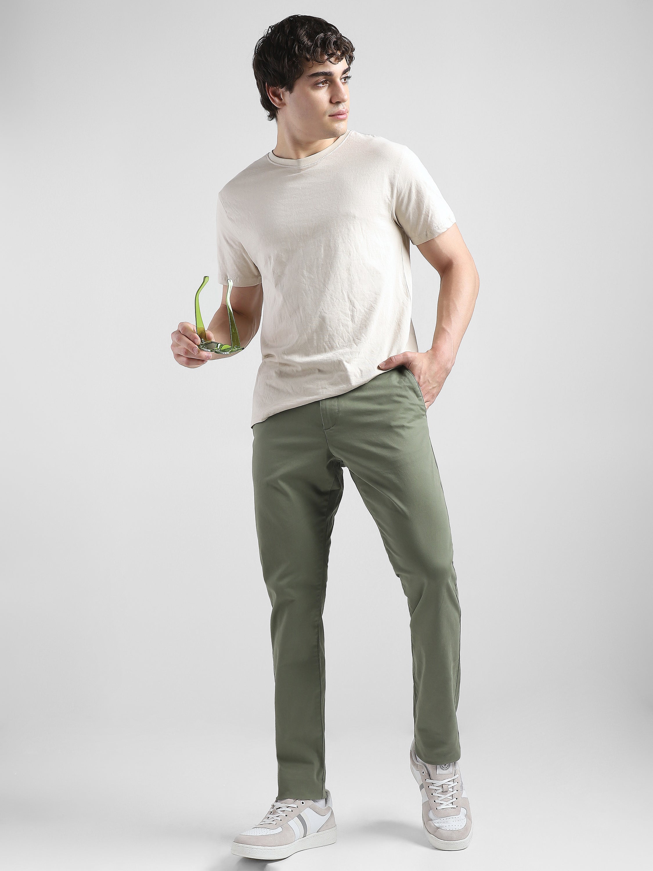 Men Olive Mid Rise Regular Fit Trouser