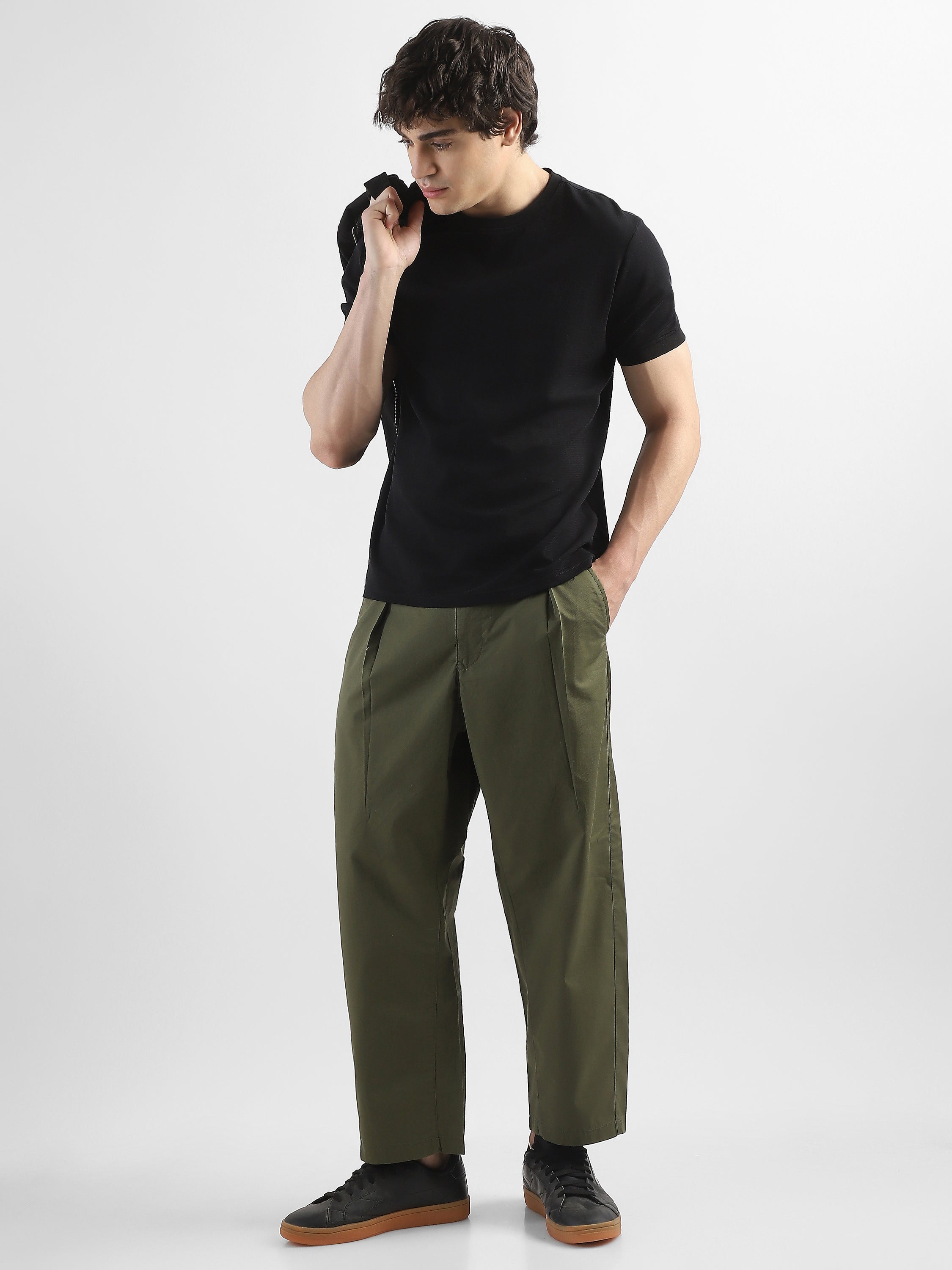 Men Olive Pleated Mid Rise Comfort Fit Trousers