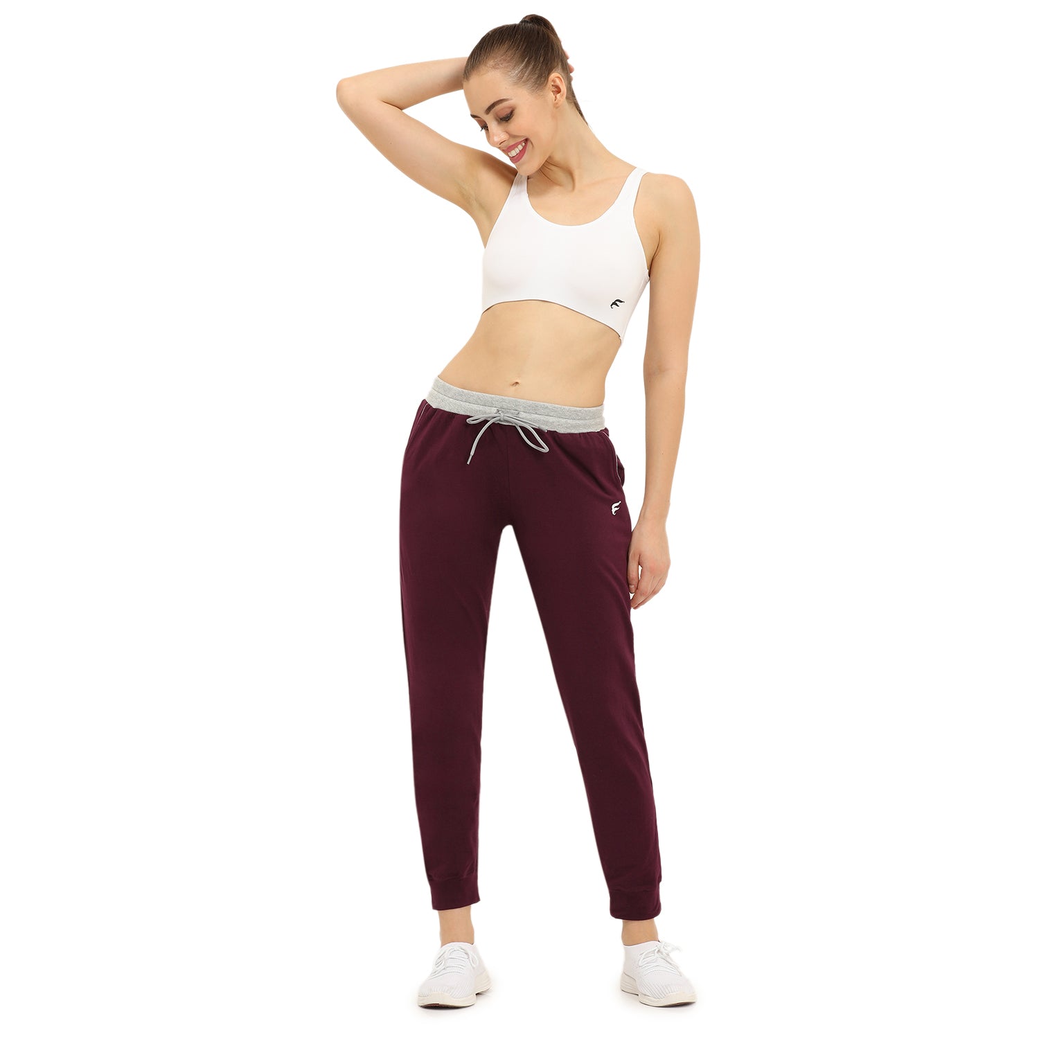 Non-padded Non-wired Full Coverage Slip-on Moulded Double Layered Sports Bra