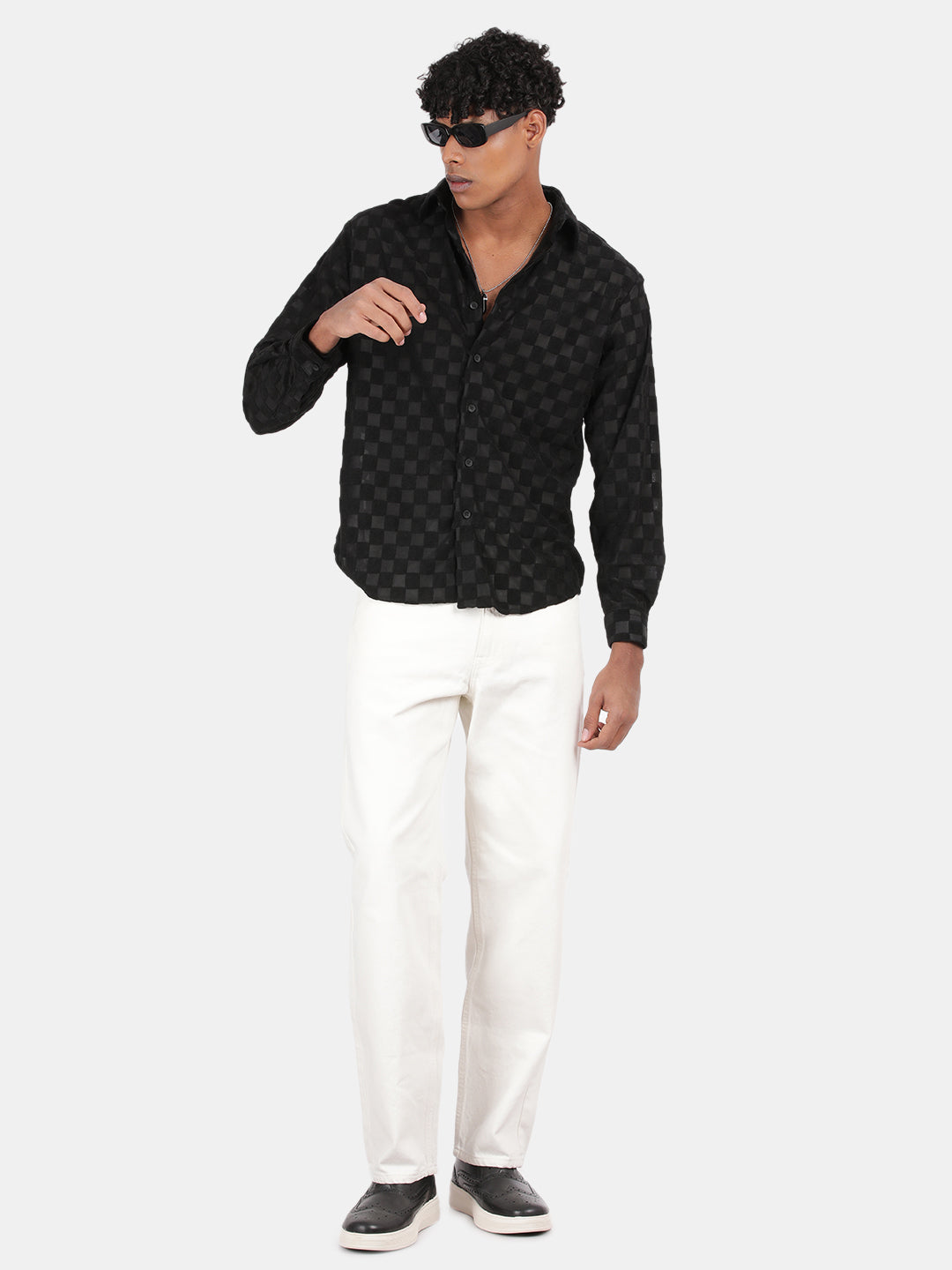 Men Black Slim Fit Spread Collar Full Sleeve Casual Shirt