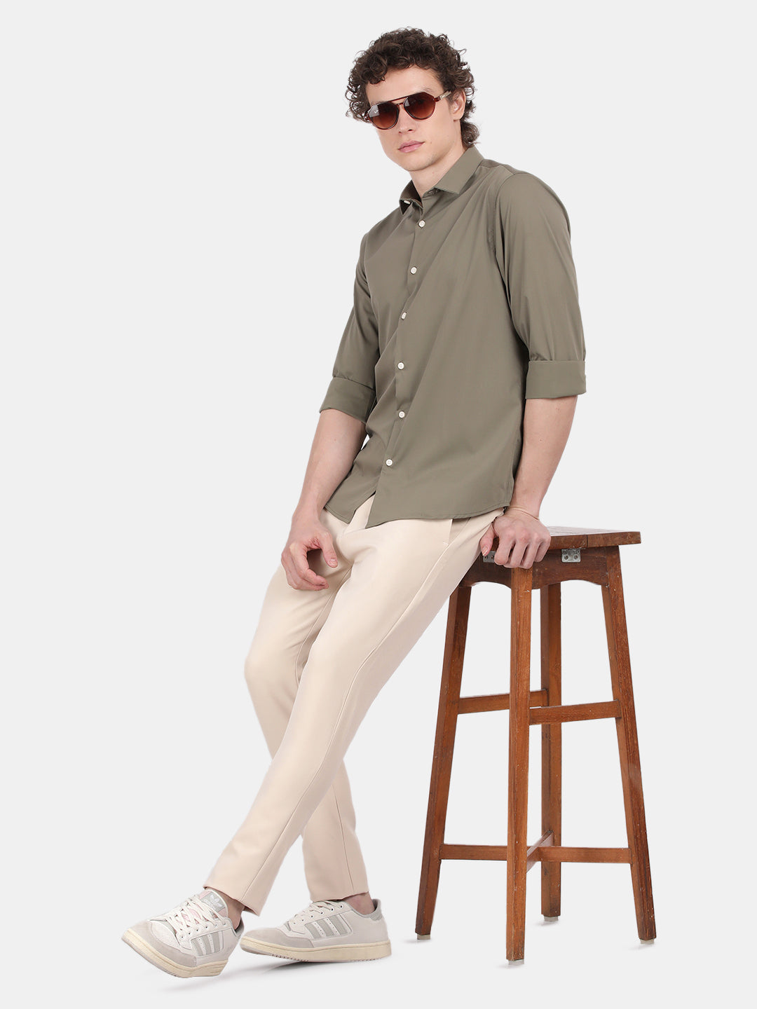 Men Olive Slim Fit Spread Collar Full Sleeve Casual Shirt