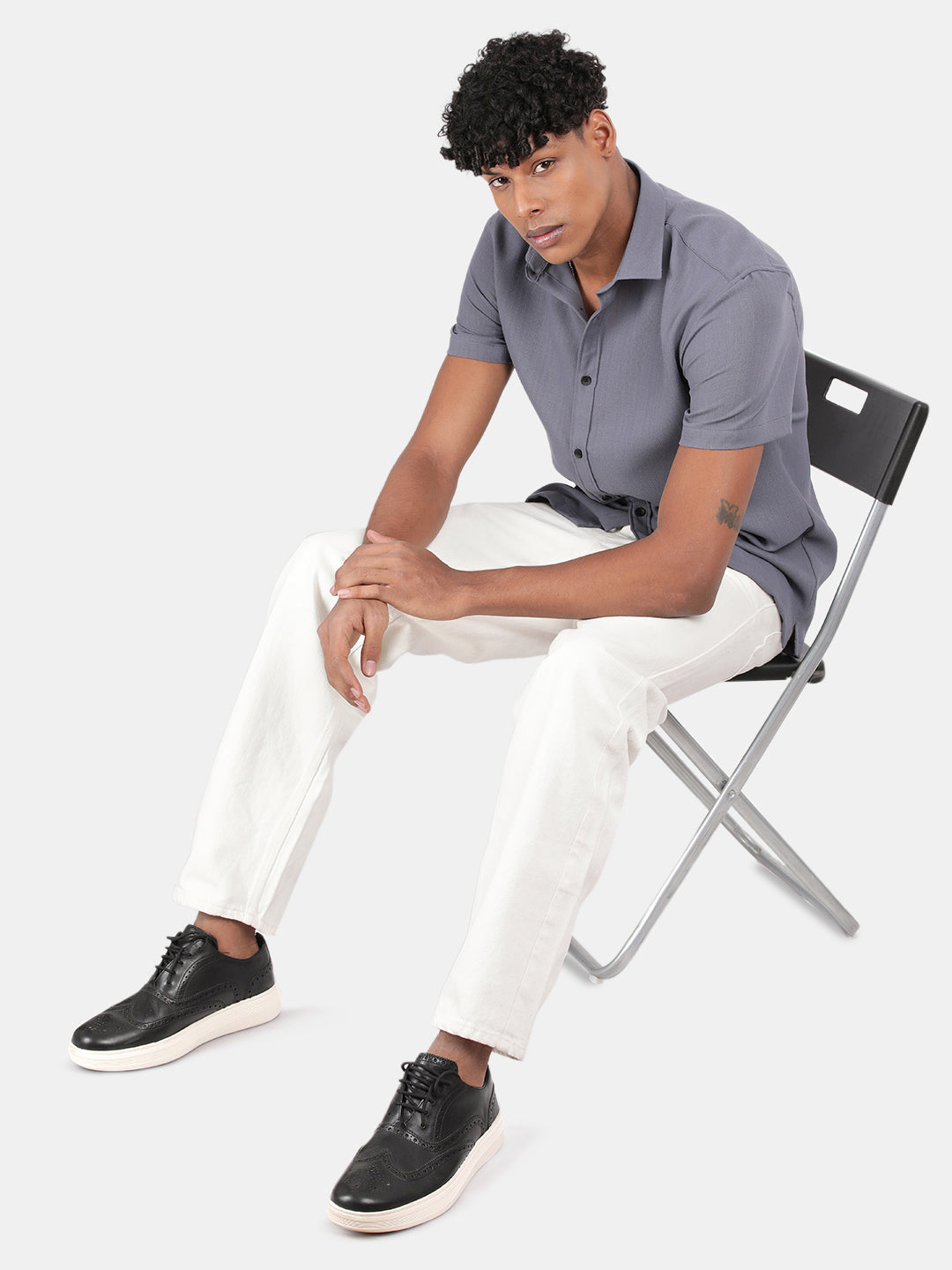Men White Slim Fit Spread Collar Half Sleeve Casual Shirt