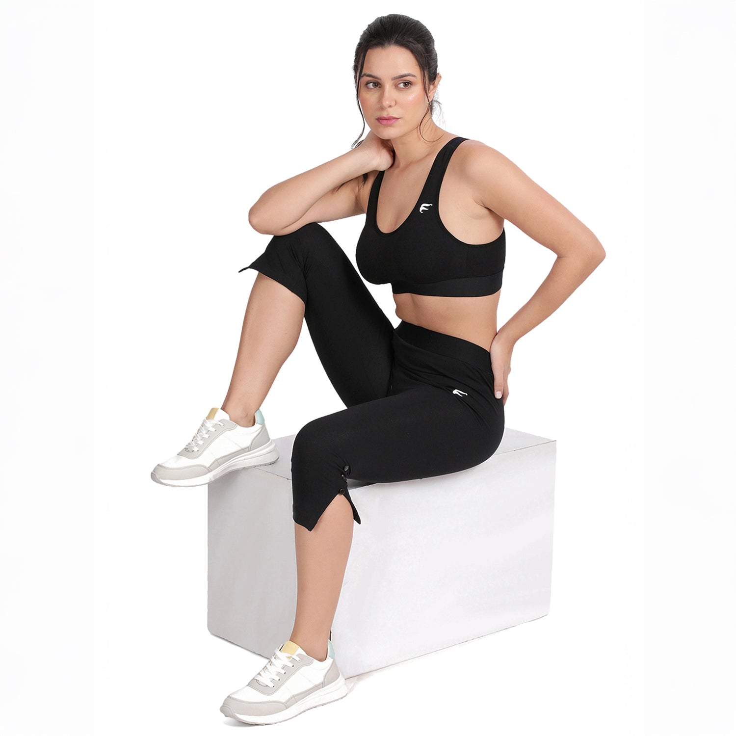 Non-padded Non-wired Full Coverage Removable Racer Back Sports Bra