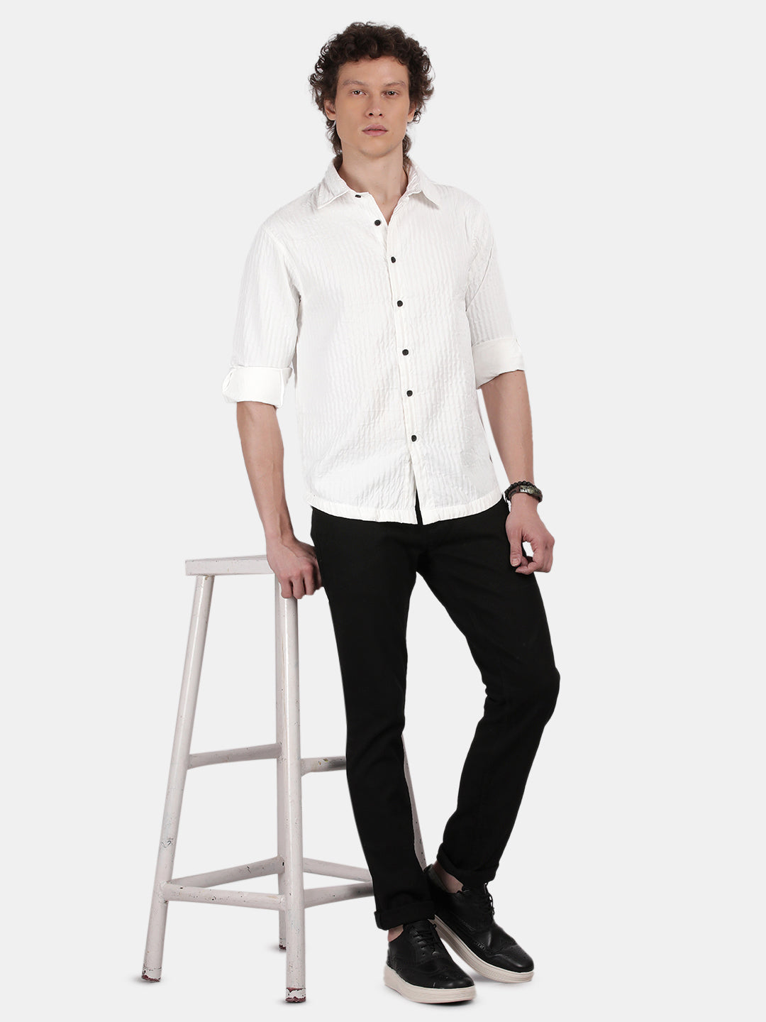 Men White Slim Fit Spread Collar Full Sleeve Casual Shirt