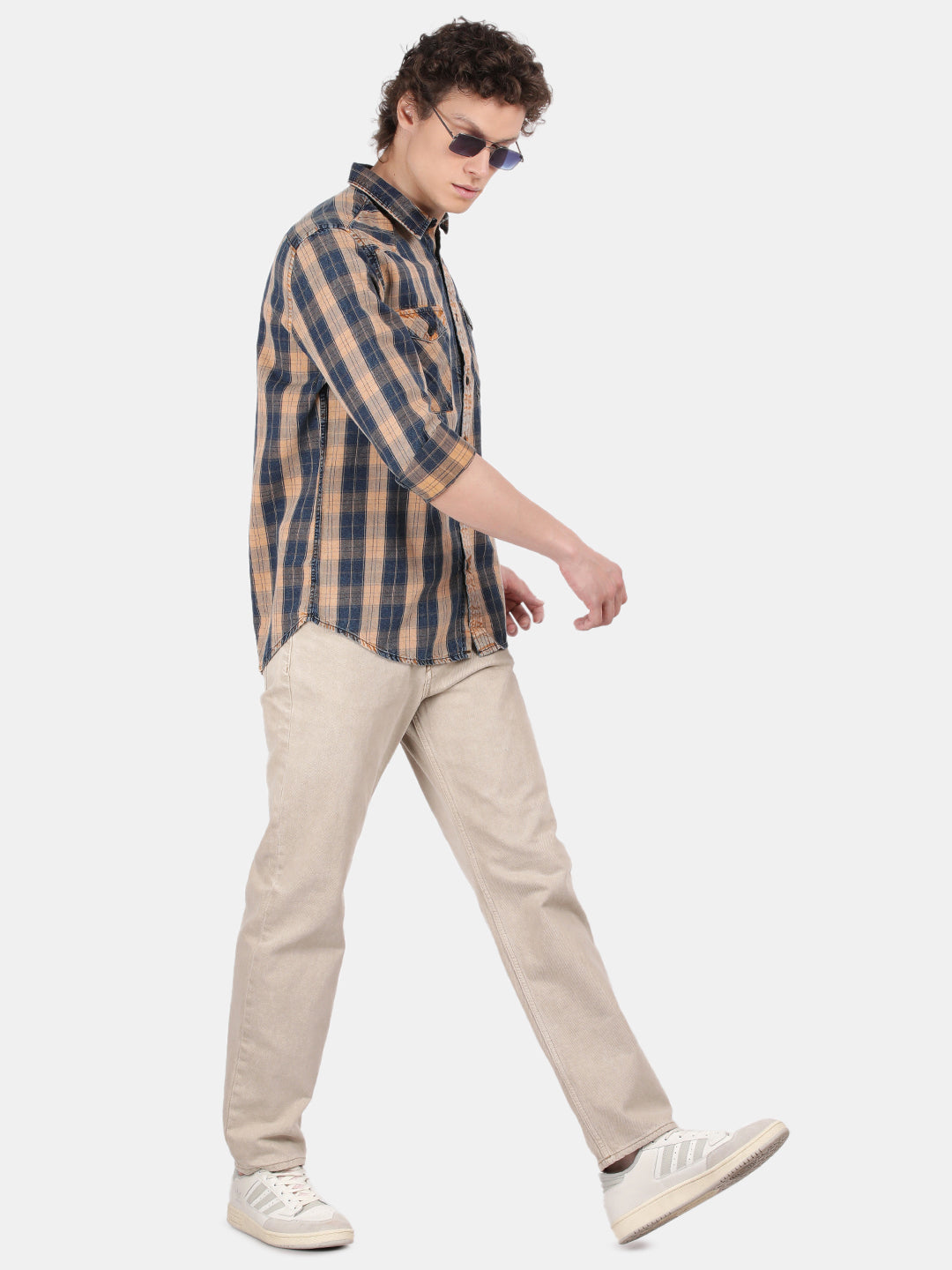 Men Cream Slim Fit Spread Collar Full Sleeve Casual Shirt