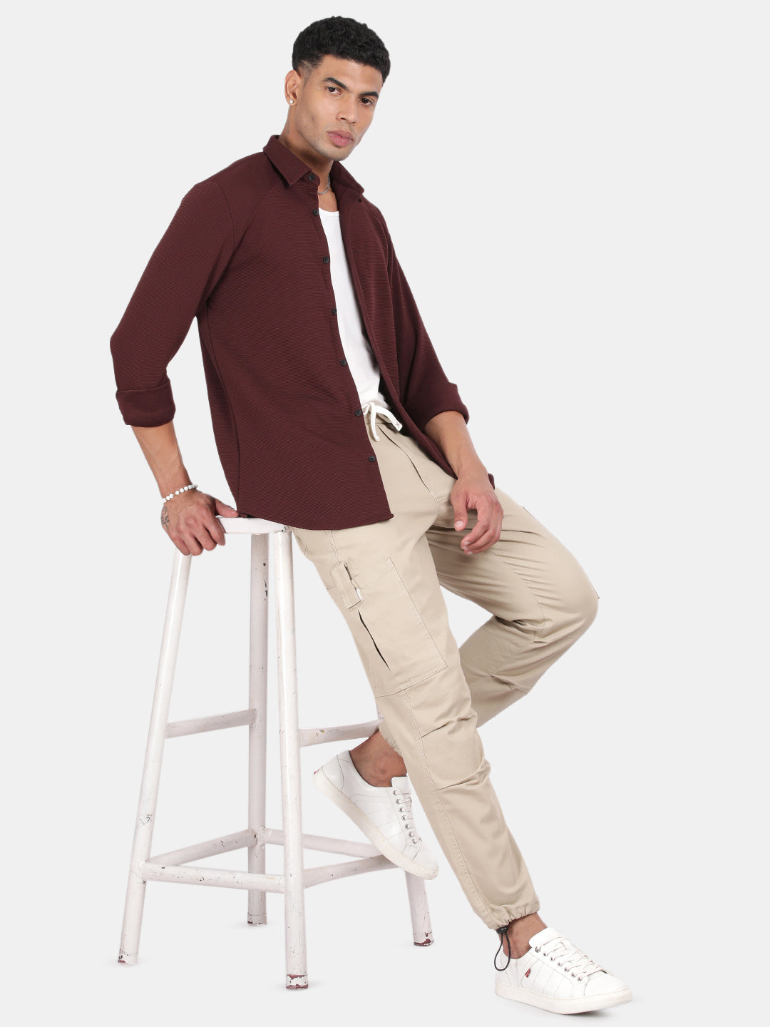 Men Maroon Slim Fit Spread Collar Full Sleeve Casual Shirt