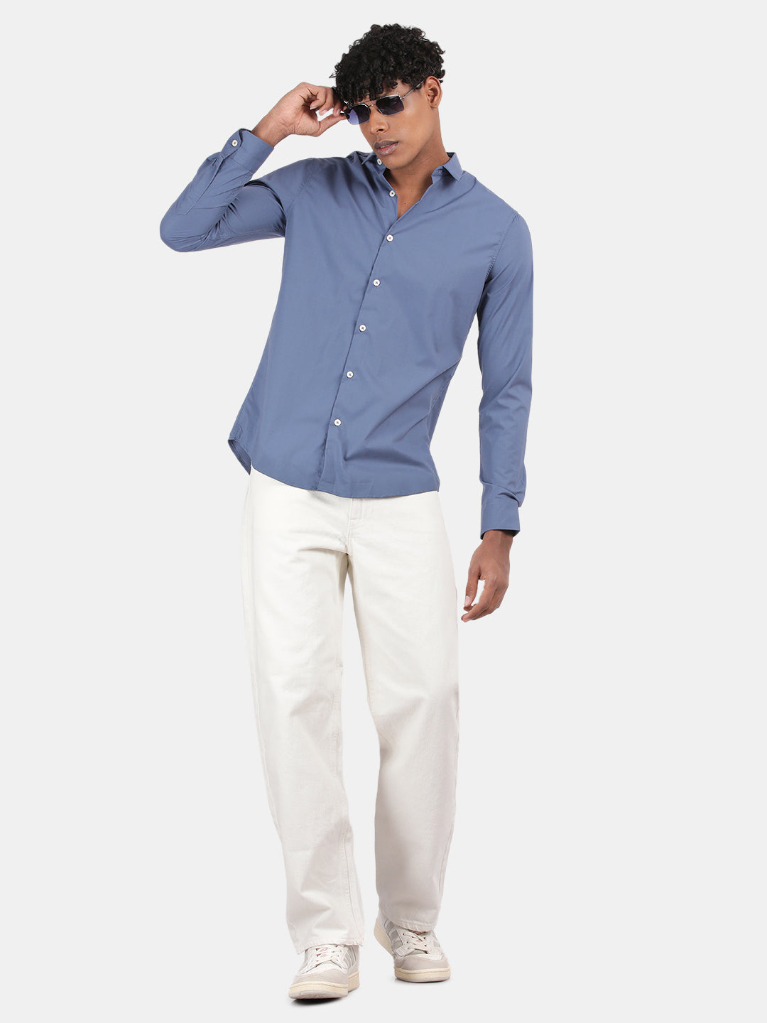 Men Blue Slim Fit Spread Collar Full Sleeve Casual Shirt