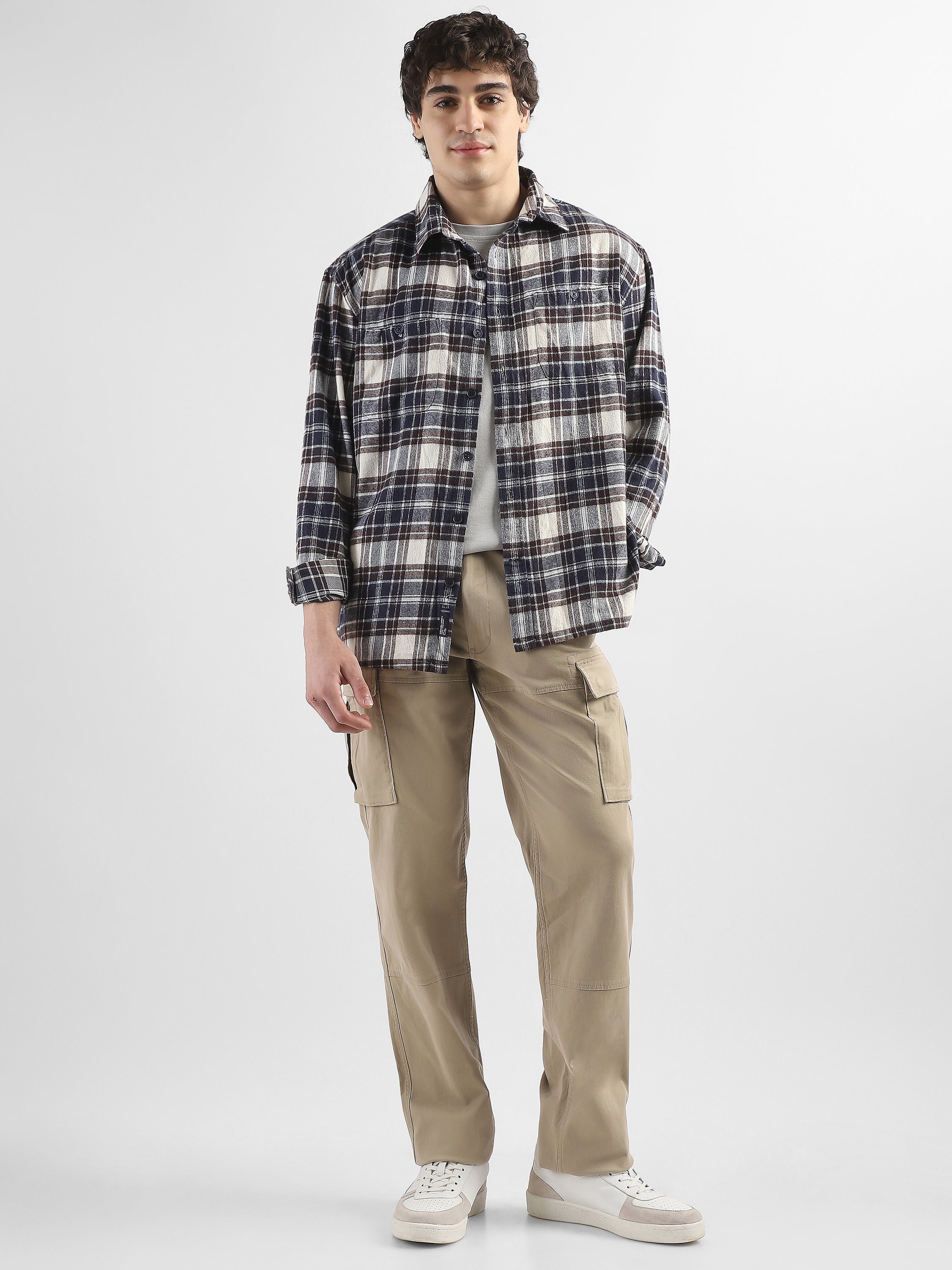 Men Beige Cotton Mid Rise Cargo Pants