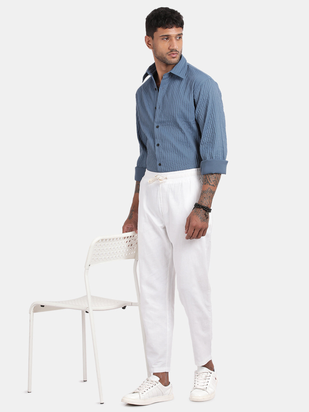 Men Blue Slim Fit Spread Collar Full Sleeve Casual Shirt