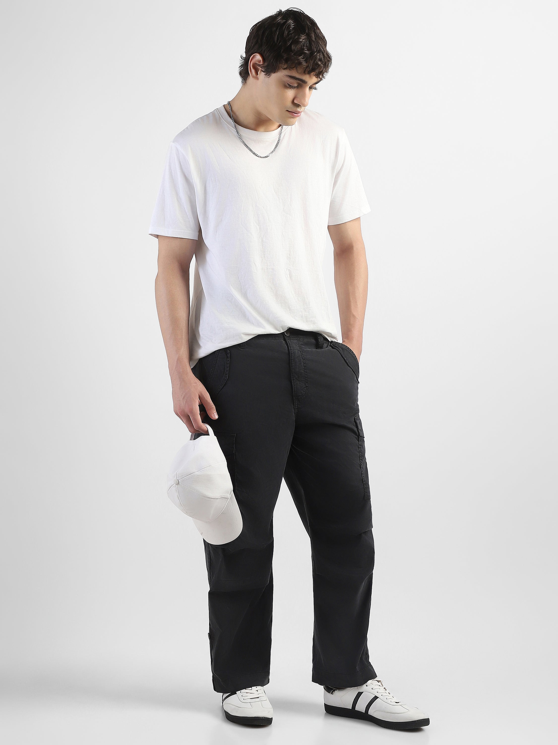 Men Black Mid Rise Comfort Fit Cargo with 6 pockets