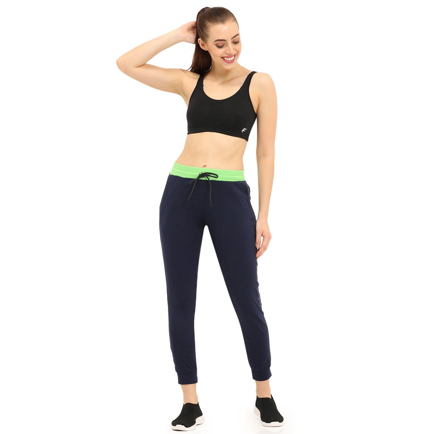 Non-padded Non-wired Full Coverage Slip-on Moulded Double Layered Sports Bra
