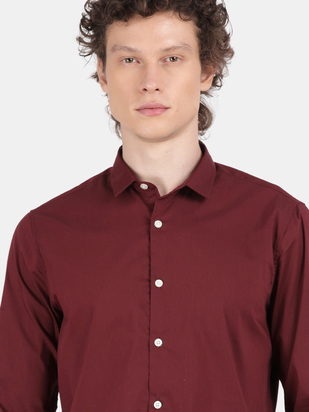 Men Maroon Slim Fit Spread Collar Full Sleeve Casual Shirt
