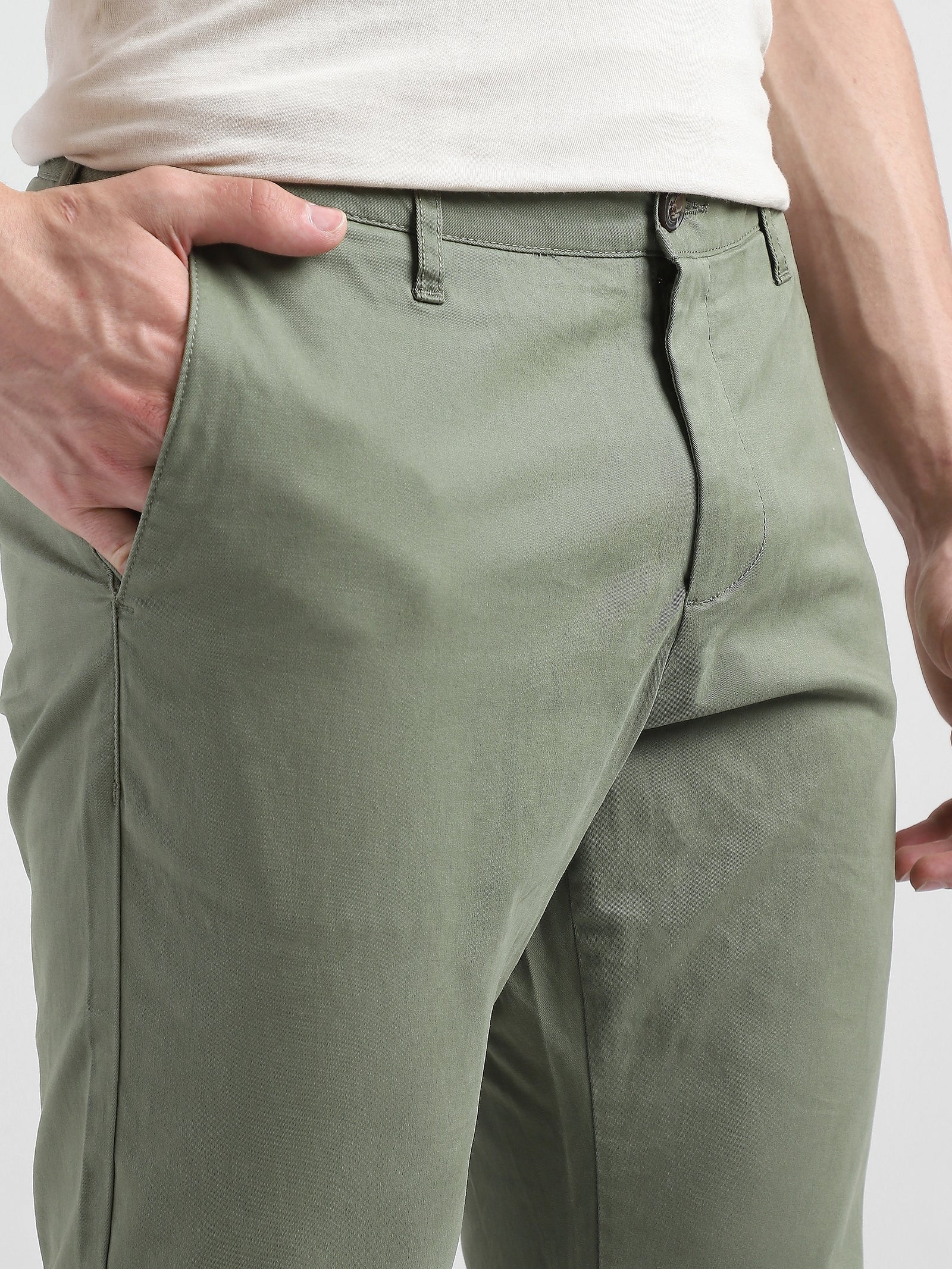 Men Olive Mid Rise Regular Fit Trouser