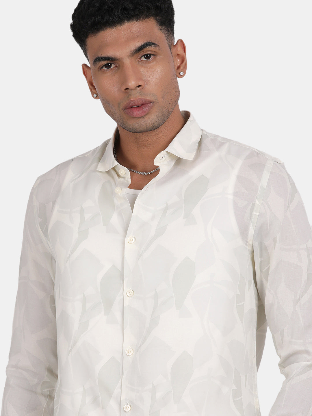 Men Cream Slim Fit Spread Collar Full Sleeve Casual Shirt