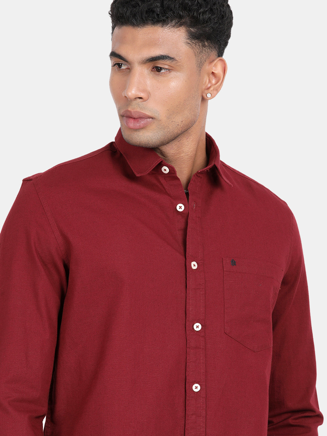 Men Maroon Slim Fit Spread Collar Full Sleeve Casual Shirt