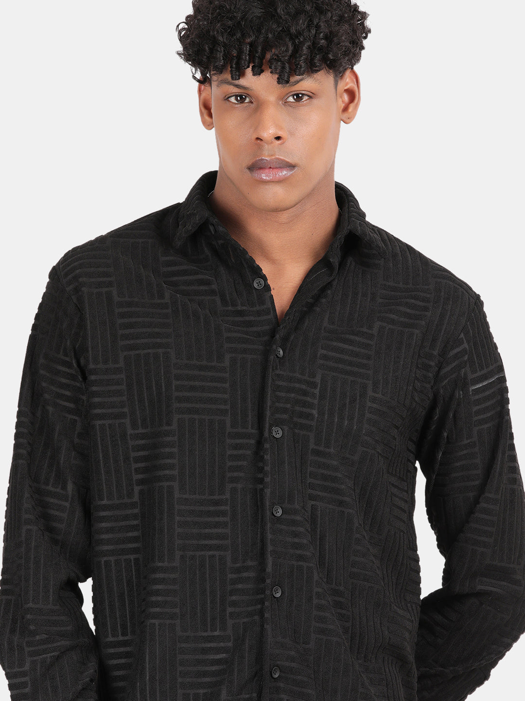 Men Black Slim Fit Spread Collar Full Sleeve Casual Shirt