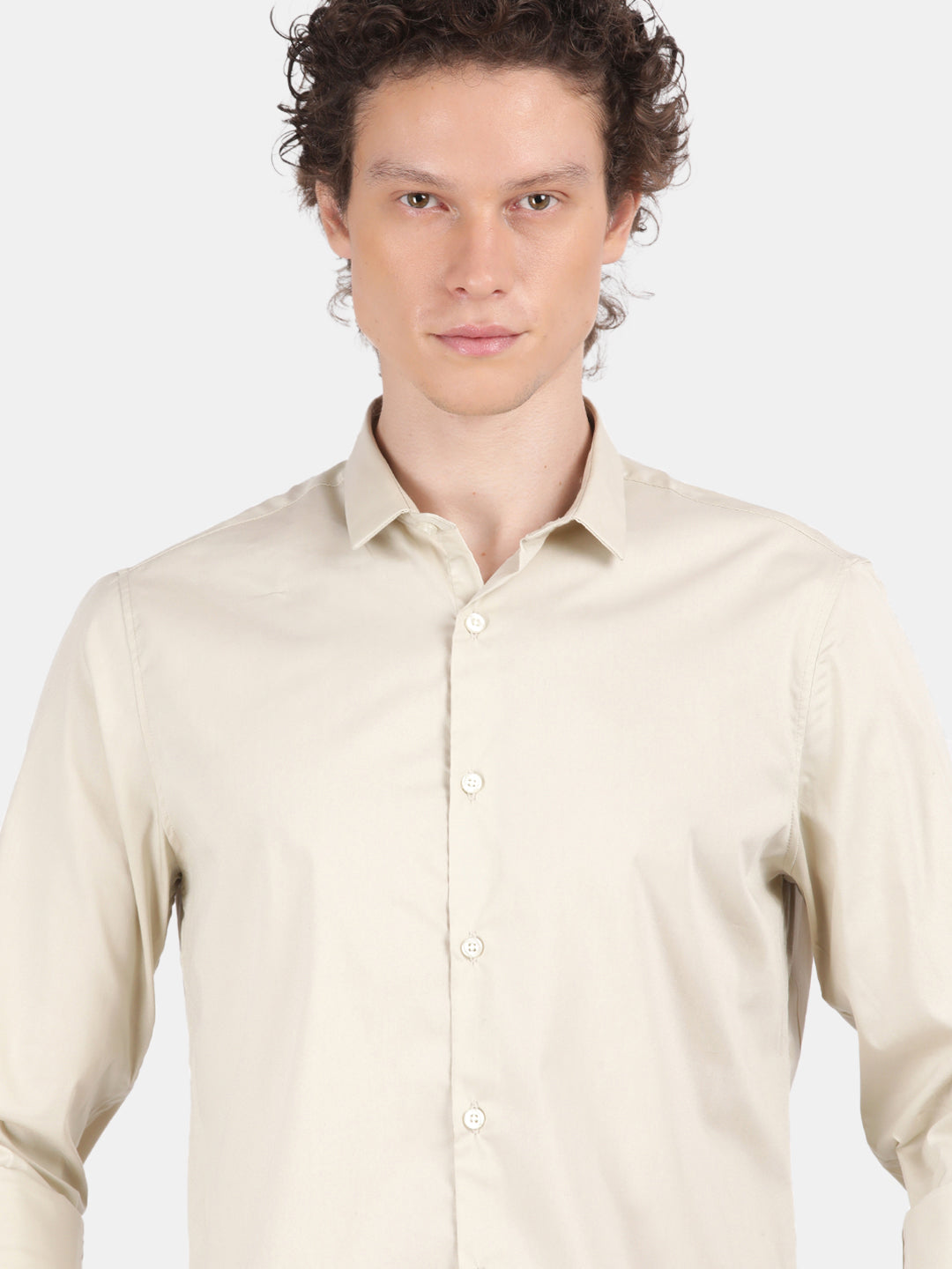 Men Cream Slim Fit Spread Collar Full Sleeve Casual Shirt