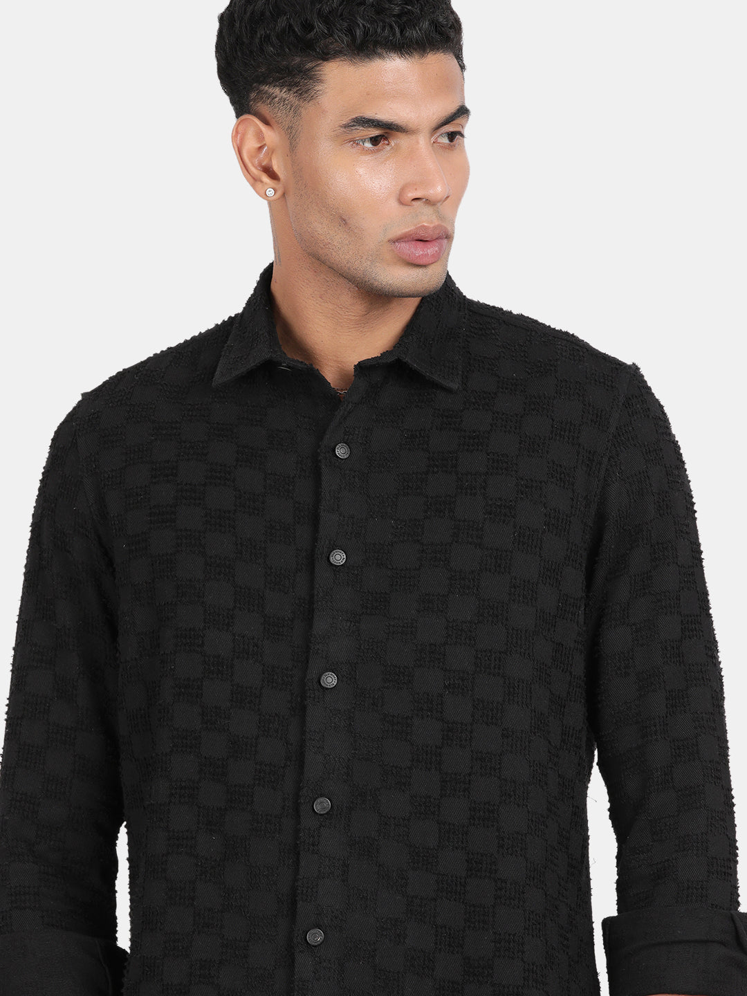 Men Black Slim Fit Spread Collar Full Sleeve Casual Shirt