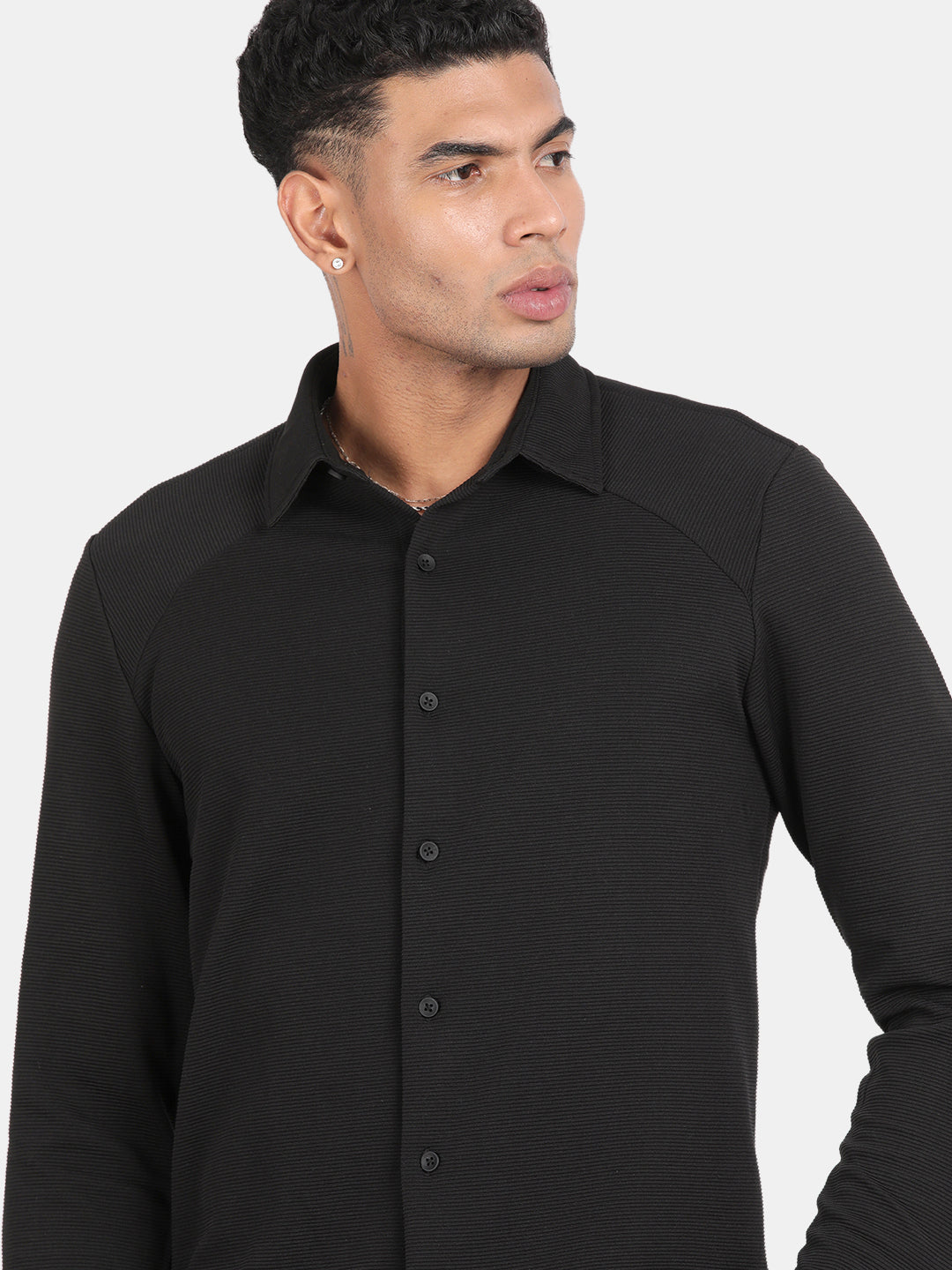 Men Black Slim Fit Spread Collar Full Sleeve Casual Shirt