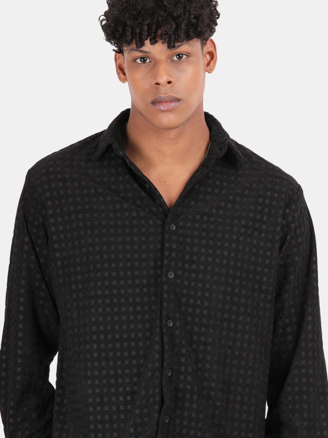 Men Black Slim Fit Spread Collar Full Sleeve Casual Shirt