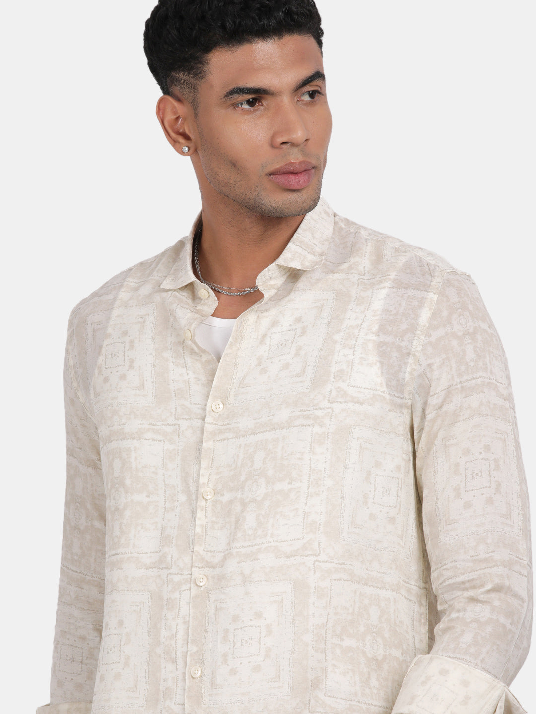 Men Cream Slim Fit Spread Collar Full Sleeve Casual Shirt