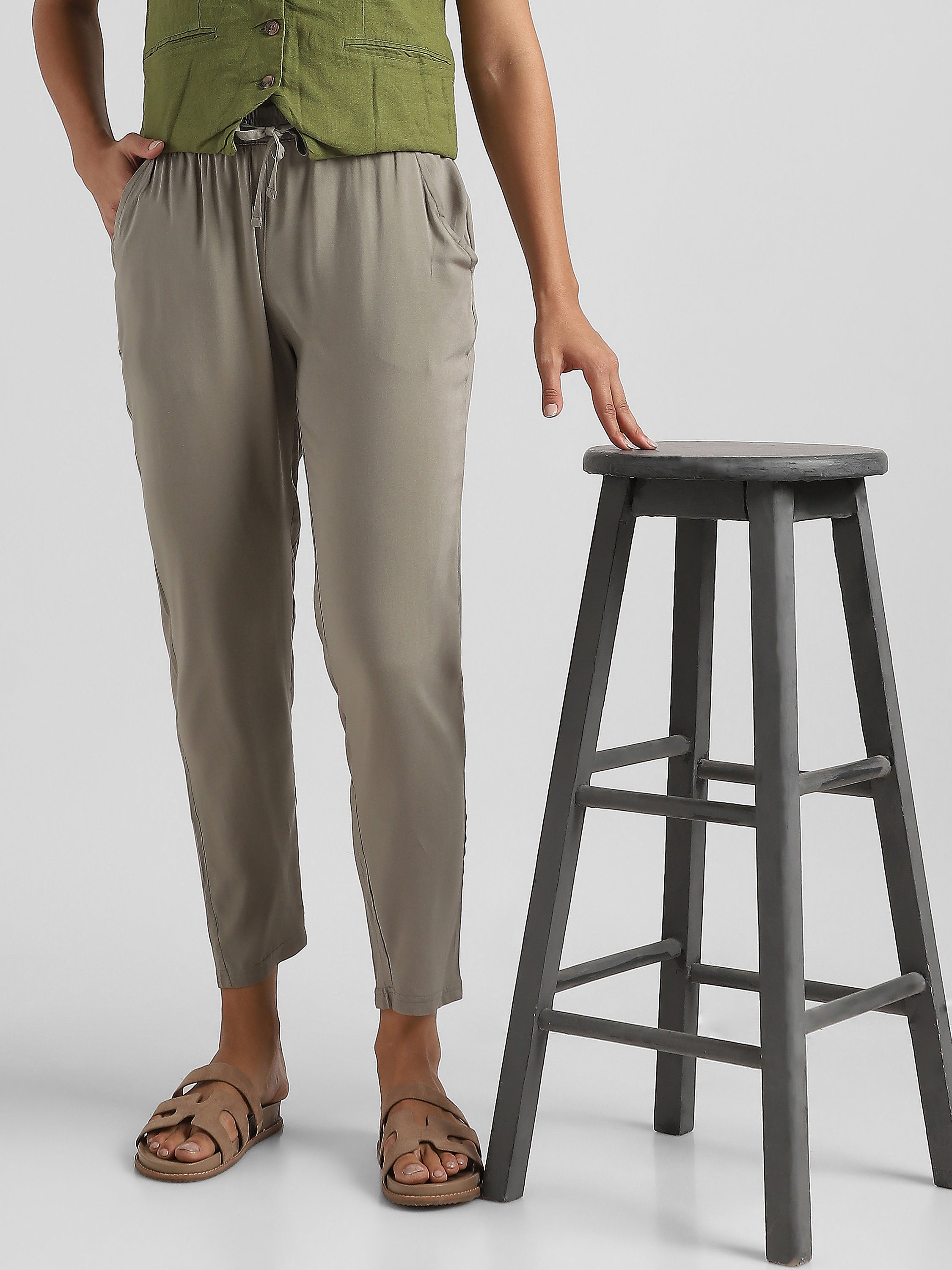 Women Olive Straight fit pants
