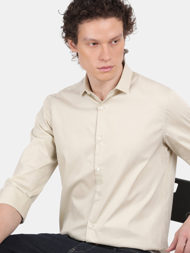 Men Cream Slim Fit Spread Collar Full Sleeve Casual Shirt