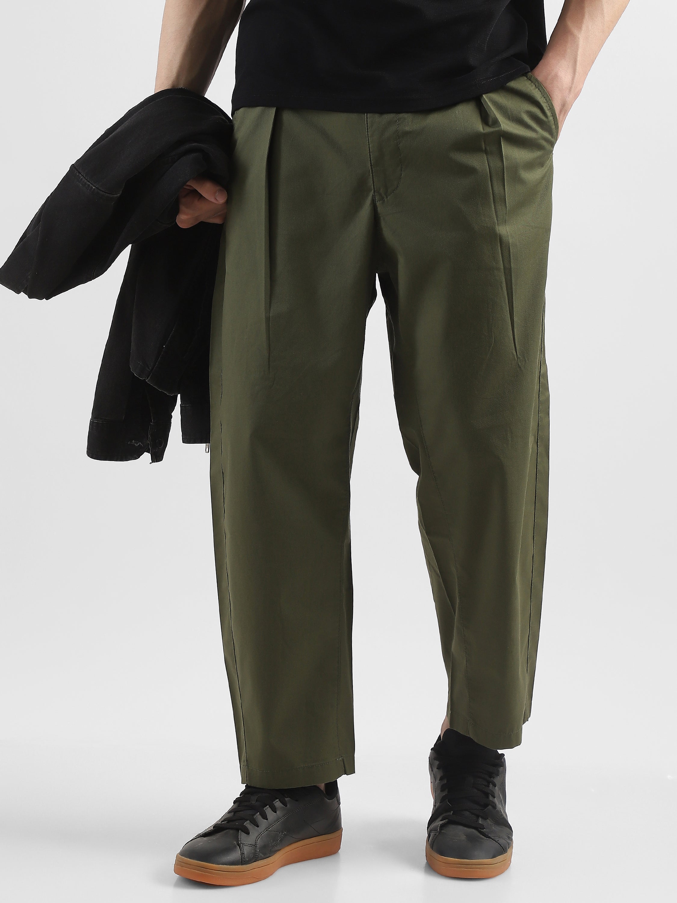 Men Olive Pleated Mid Rise Comfort Fit Trousers