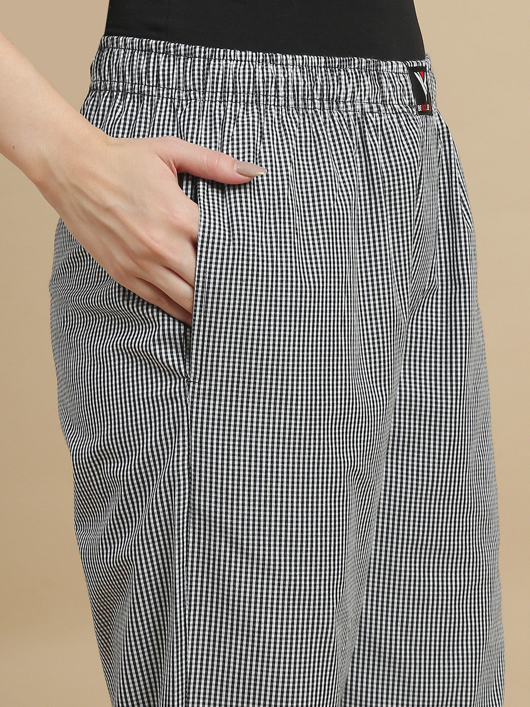 Women Black & White Micro Checked Cotton Pyjamas