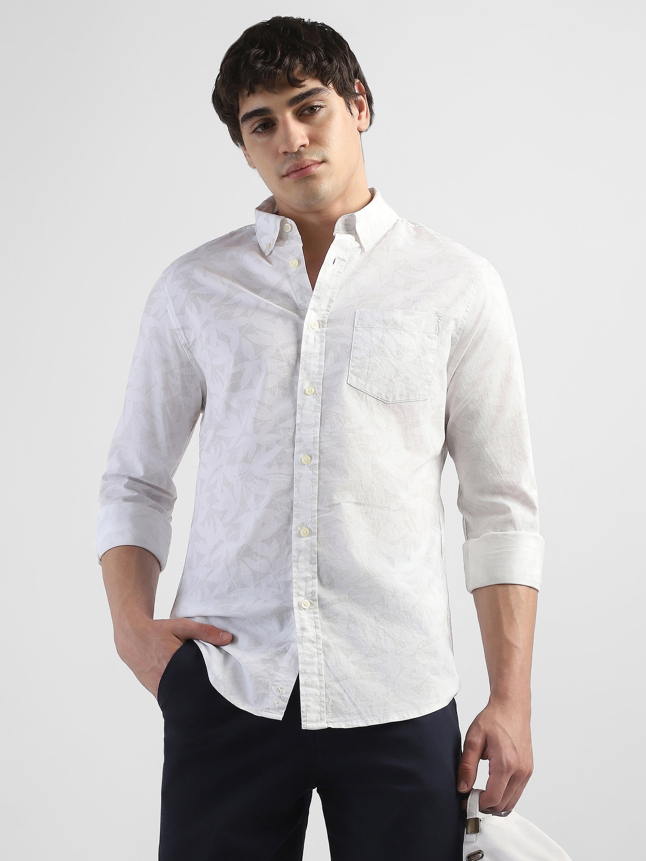 Men White Leaf Printed Regular Fit Shirt
